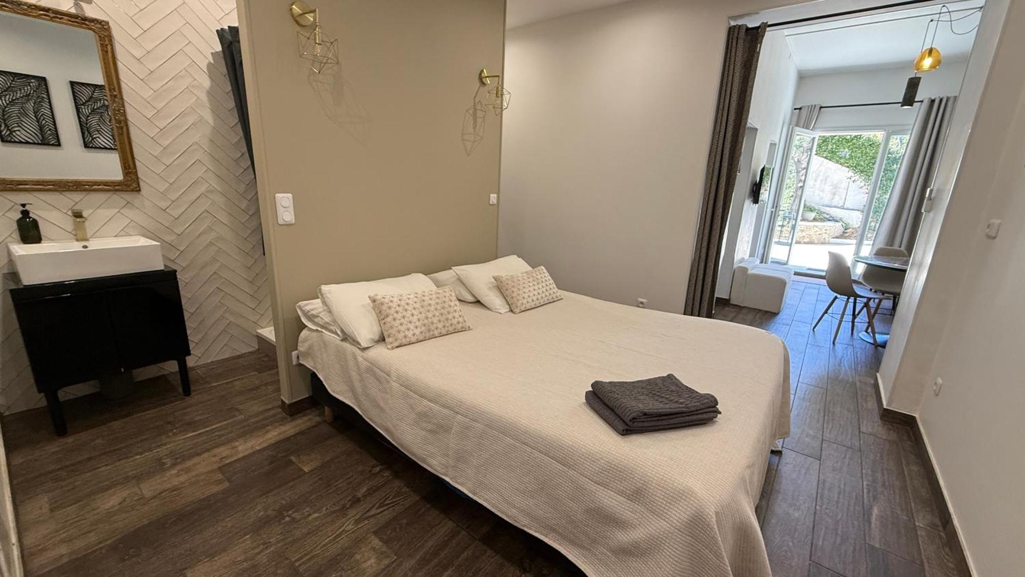 A Casa Corbaia Appartement 40 M2, Jardin Prive, Parking, Proche Centre Ville Et Mer Apartment 40 M2, Private Garden Parking Near Town Center And Sea Port And Airport باستيا المظهر الخارجي الصورة